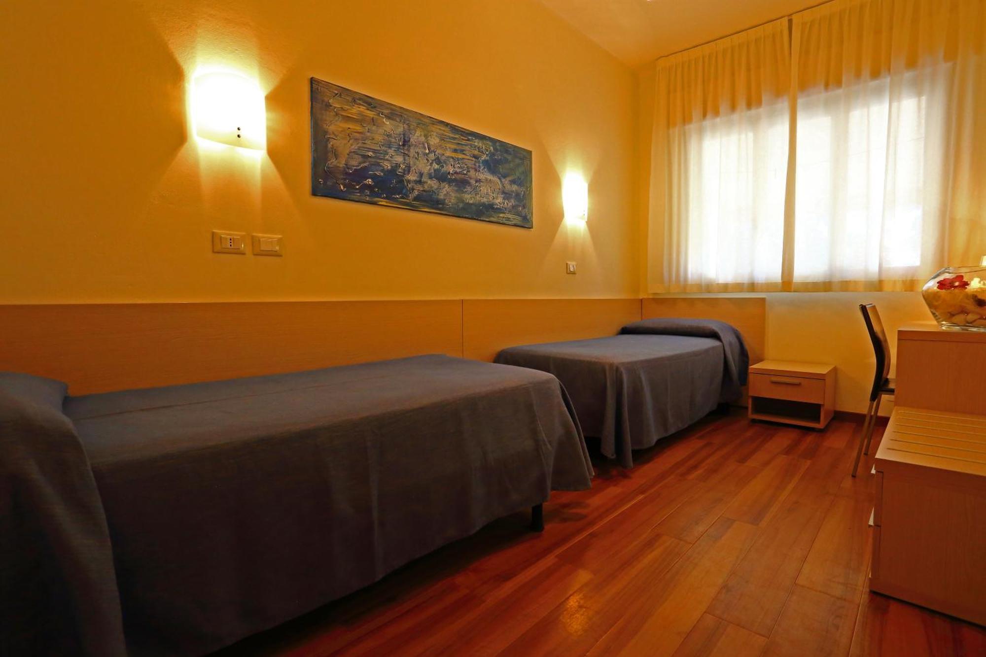 Hotel Castiglione Lignano Sabbiadoro Quarto foto